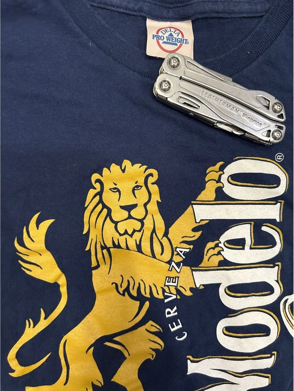 Modelo Oro Cerveza Lion Graphic Beer T-Shirt Navy Blue Delta Pro Weight Mens